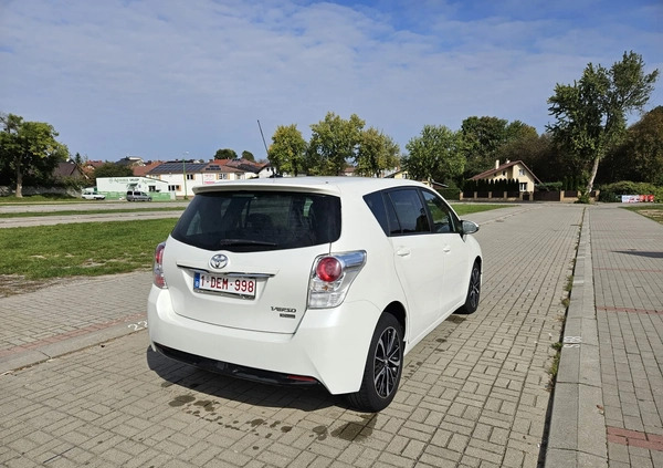 Toyota Verso cena 59800 przebieg: 50942, rok produkcji 2018 z Korfantów małe 232